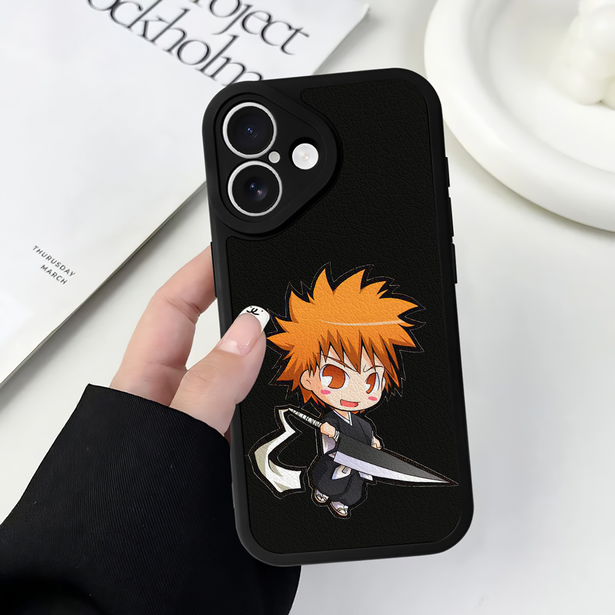 （画像用） ブリーチ 黒崎一護（くろさき いちご）BLEACH Kurosaki Ichigo 【iPhone 16シリーズ対応】シリコンスマホケース（レザー調） 材質：シリコン